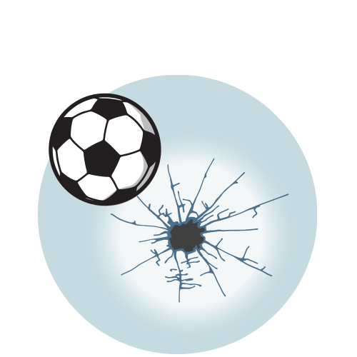 kaputtes Fenster und Fußball